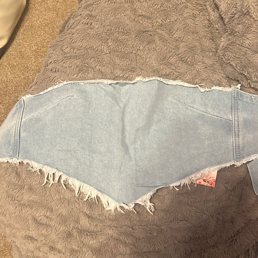 Brand new shein top Small size 4 I believe it fits bigger